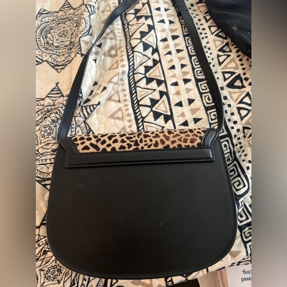 Pre-owned ๐ Saint Laurent Shoulder Bag- Good condition - Picture 6 of 6